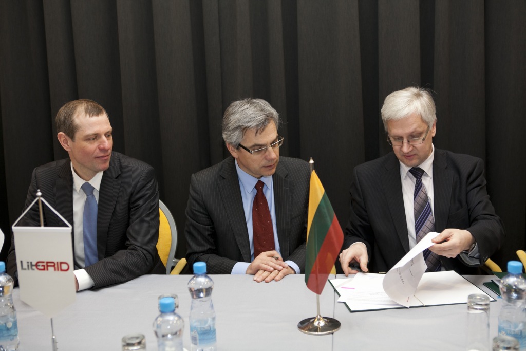 Baltic TSO's CEOs signing the agreement on the principles of calculation and allocation ohe cross-border capacity.jpg